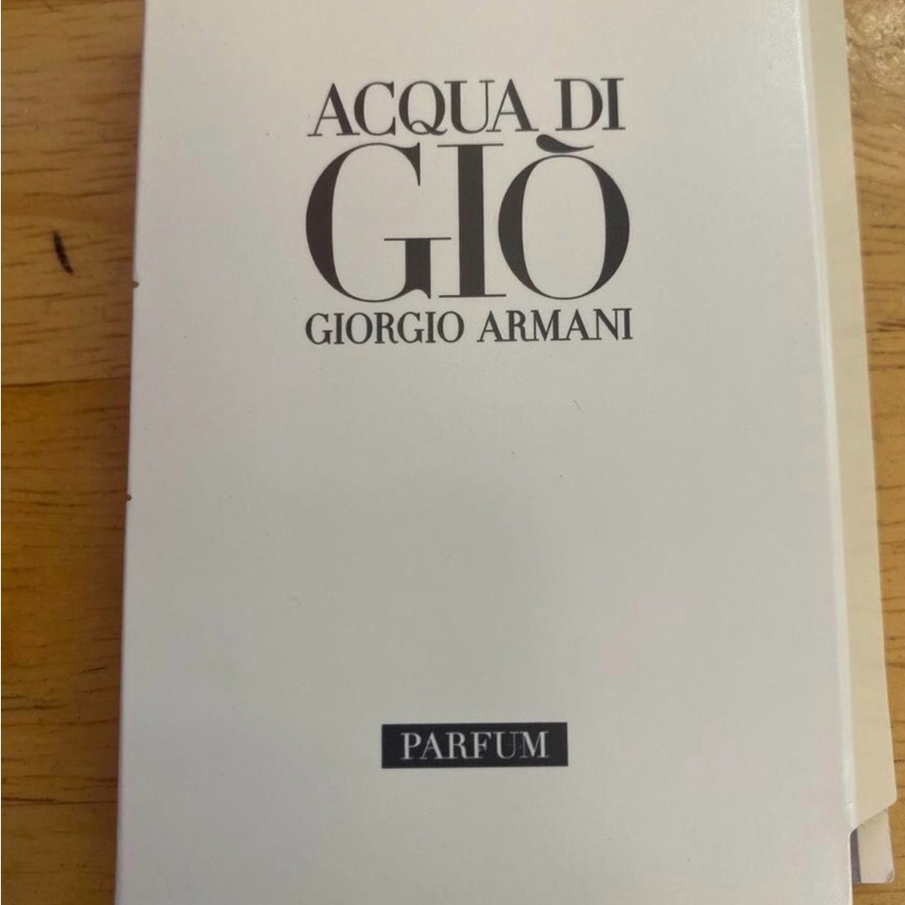 Giorgio Armani Acqua di Giò Parfum — White
